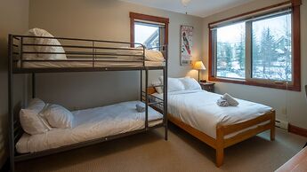 Timberline Lodges by Fernie Lodging Co