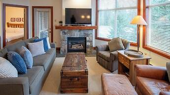 Timberline Lodges by Fernie Lodging Co