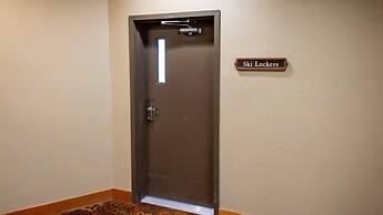 Timberline Lodges by Fernie Lodging Co