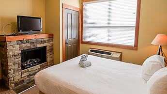 Timberline Lodges by Fernie Lodging Co