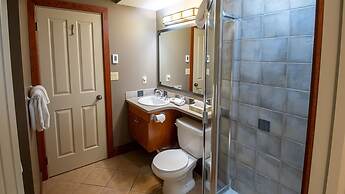 Timberline Lodges by Fernie Lodging Co