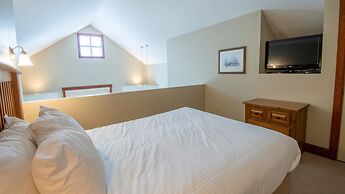 Timberline Lodges by Fernie Lodging Co