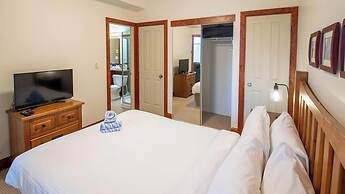 Timberline Lodges by Fernie Lodging Co