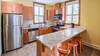 Timberline Lodges by Fernie Lodging Co