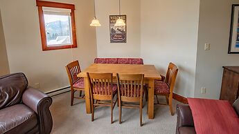 Timberline Lodges by Fernie Lodging Co