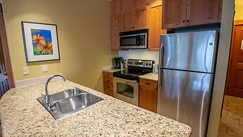 Timberline Lodges by Fernie Lodging Co