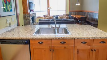 Timberline Lodges by Fernie Lodging Co