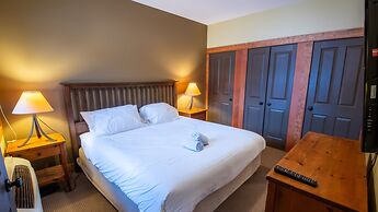 Timberline Lodges by Fernie Lodging Co