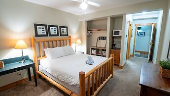 Timberline Lodges by Fernie Lodging Co