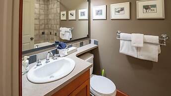 Timberline Lodges by Fernie Lodging Co