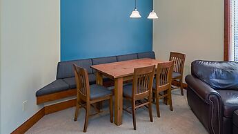 Timberline Lodges by Fernie Lodging Co