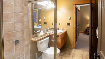 Timberline Lodges by Fernie Lodging Co