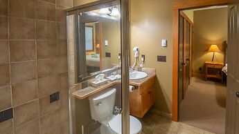 Timberline Lodges by Fernie Lodging Co