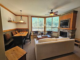 Timberline Lodges by Fernie Lodging Co