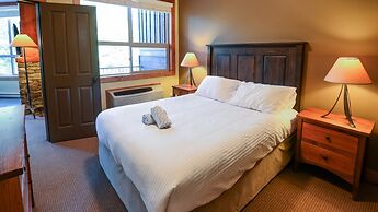 Timberline Lodges by Fernie Lodging Co