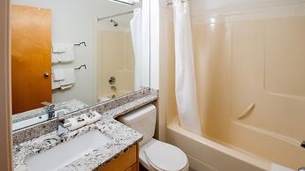 Timberline Lodges by Fernie Lodging Co