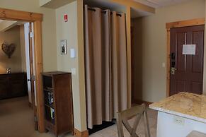 Timberline Lodges by Fernie Lodging Co