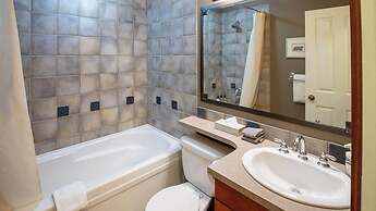 Timberline Lodges by Fernie Lodging Co