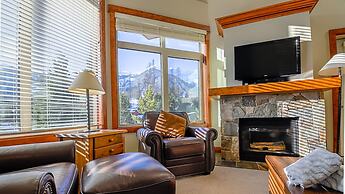 Timberline Lodges by Fernie Lodging Co