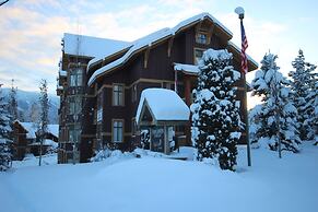 Timberline Lodges by Fernie Lodging Co