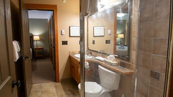 Timberline Lodges by Fernie Lodging Co