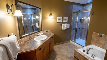 Timberline Lodges by Fernie Lodging Co