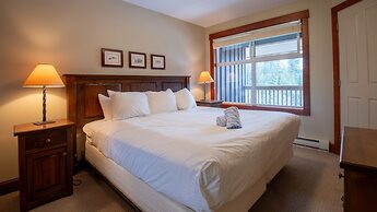 Timberline Lodges by Fernie Lodging Co