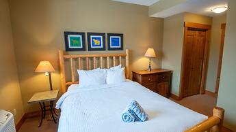 Timberline Lodges by Fernie Lodging Co