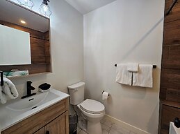 Timberline Lodges by Fernie Lodging Co