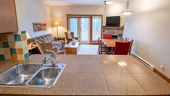 Timberline Lodges by Fernie Lodging Co