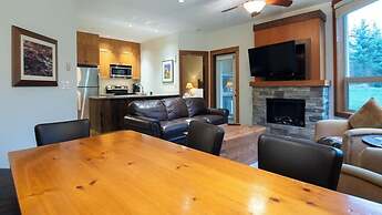 Timberline Lodges by Fernie Lodging Co