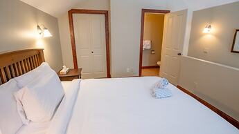 Timberline Lodges by Fernie Lodging Co