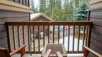 Timberline Lodges by Fernie Lodging Co