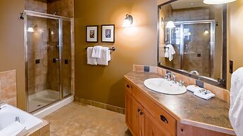 Timberline Lodges by Fernie Lodging Co