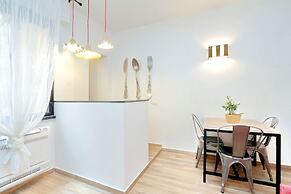 Monti Apartments - My Extra Home