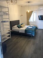 Boutique Pine Tree apartments