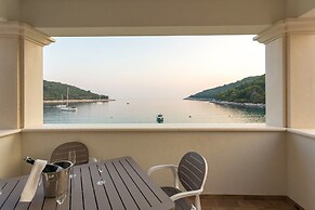 Boutique Pine Tree apartments