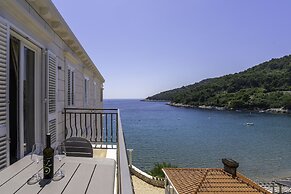 Boutique Pine Tree apartments