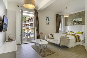 Boutique Pine Tree apartments