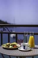 Boutique Pine Tree apartments