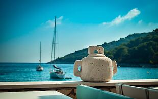 Boutique Pine Tree apartments