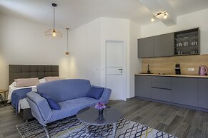 Boutique Pine Tree apartments