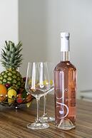 Boutique Pine Tree apartments