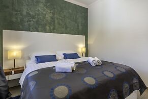 Boutique Pine Tree apartments