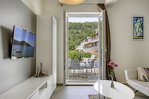 Boutique Pine Tree apartments