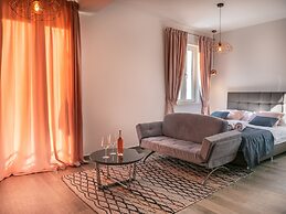 Boutique Pine Tree apartments