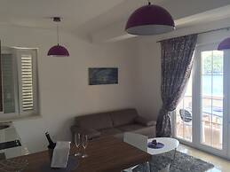 Boutique Pine Tree apartments