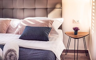 Boutique Pine Tree apartments