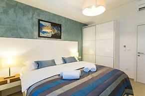 Boutique Pine Tree apartments