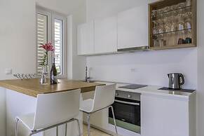 Boutique Pine Tree apartments